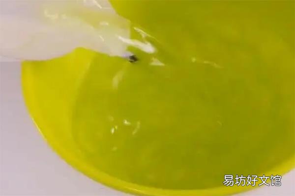 小苏打加什么可以去除顽固污渍 小苏打是怎么去除污渍的