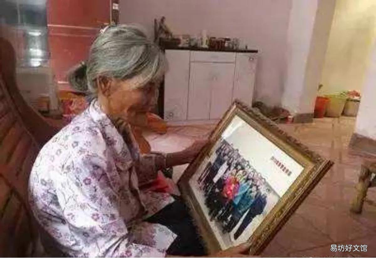老人靠捡废品收养39名弃婴 领养孩子吧