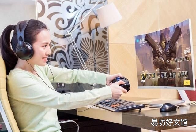 曲面液晶电脑显示器好吗