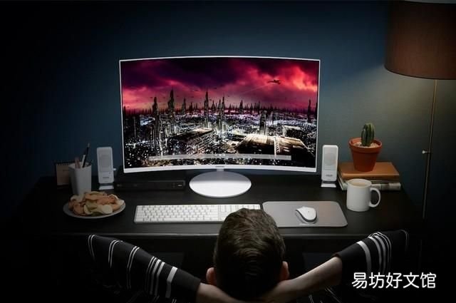 曲面液晶电脑显示器好吗