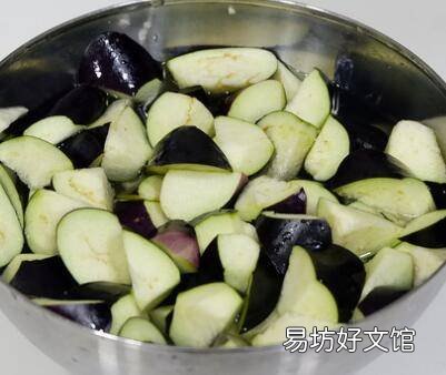 橄榄菜是什么做的