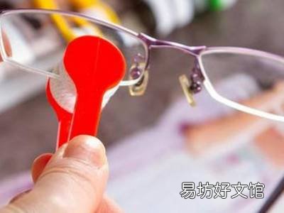 眼镜框内的脏污如何清理