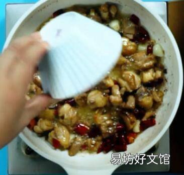 怎么做辣子鸡好吃辣鸡炒鸡