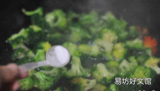 如何炒西兰花好吃