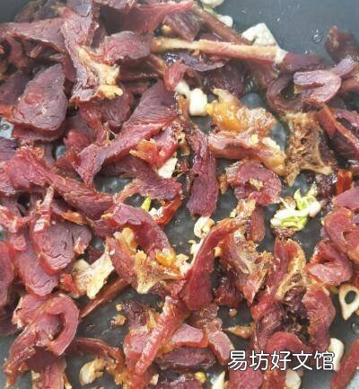 腊兔腿怎么炒好吃