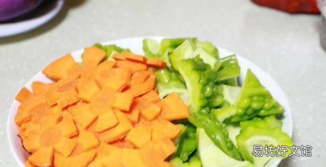 苦瓜炒五花肉怎么做好吃