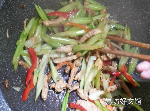 鸡肉和芹菜怎么炒
