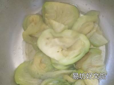 茄子馅饺子怎么做才能好吃