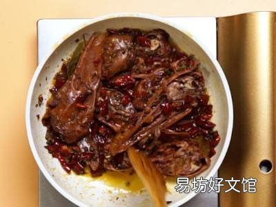 干锅鸭头怎么吃