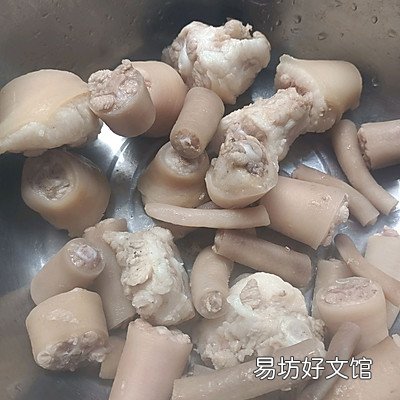 比饭店里的还好吃 红烧猪尾巴的家常做法