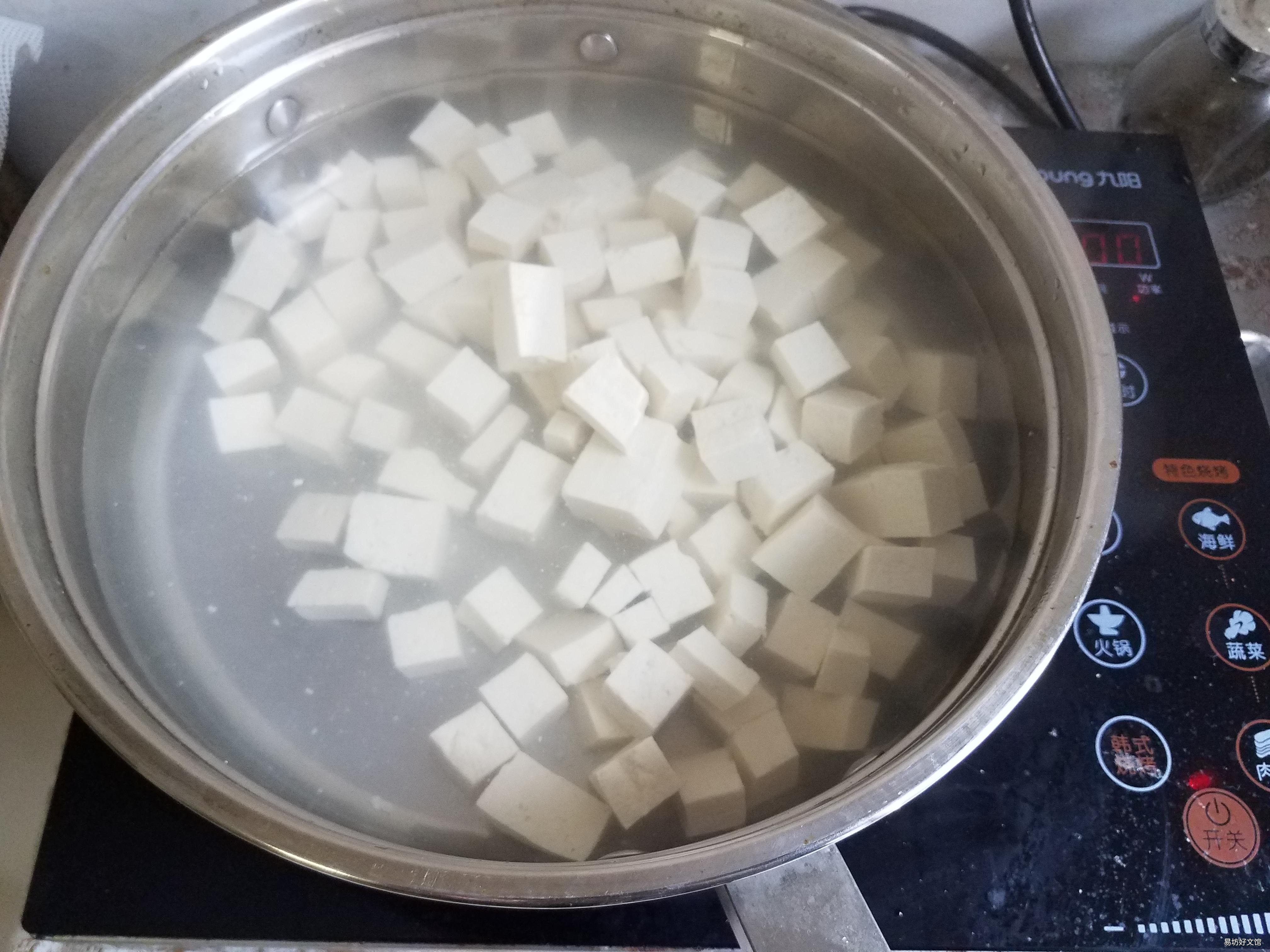很多人都做错了,难怪豆腐又涩又老 小葱拌豆腐,到底要不要焯水?