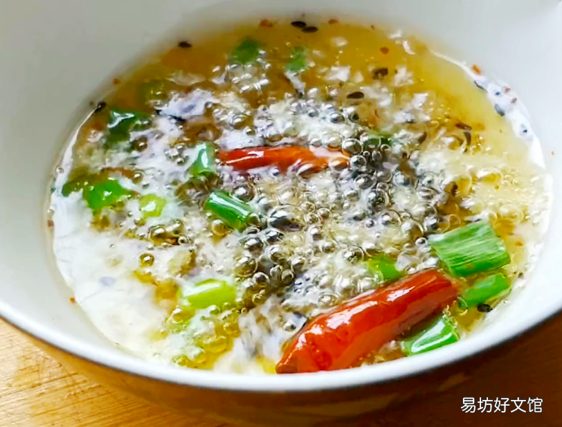 很多人都做错了,难怪豆腐又涩又老 小葱拌豆腐,到底要不要焯水?