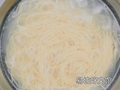 焖面条怎么做