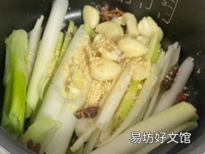 电饭锅焖鸡怎么做好吃