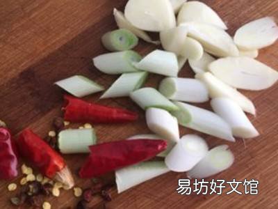 青椒茄子怎么炒好吃又简单