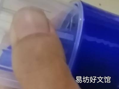 威露士洗衣液瓶盖怎么打开