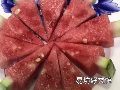 西瓜摆盘简单造型做法
