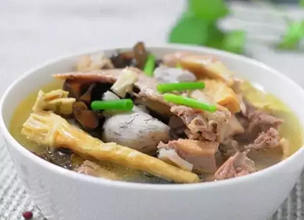 鸭汤浓香味道正 清火老鸭汤的做法