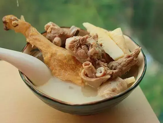 鸭汤浓香味道正 清火老鸭汤的做法