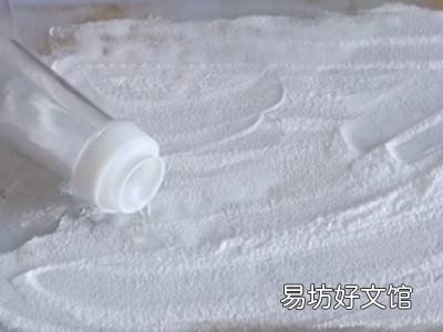 白色塑料菜板发黑怎么洗干净