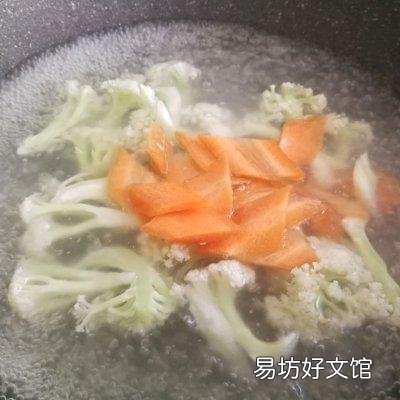 花菜百吃不厌的做法 白花菜怎么炒好吃