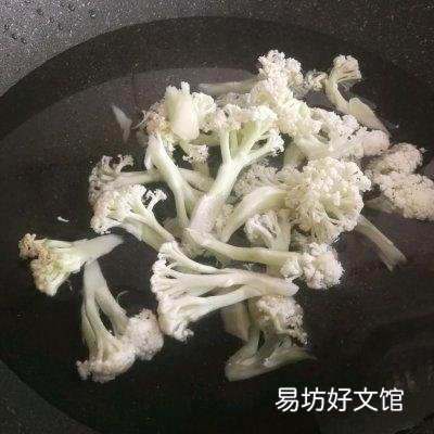 花菜百吃不厌的做法 白花菜怎么炒好吃
