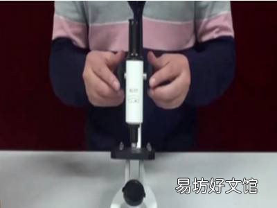 显微镜如何对光