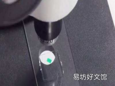 显微镜如何对光