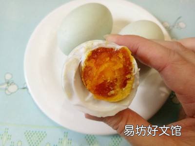 怎么腌咸鸭蛋不太咸还流油