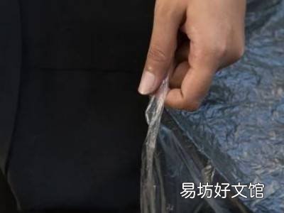 西服怎么折叠放行李箱