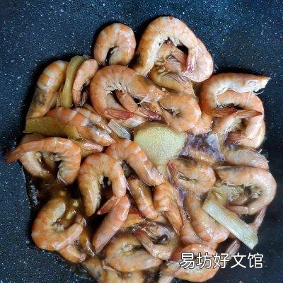 不油炸照样好吃 油焖大虾的正宗做法