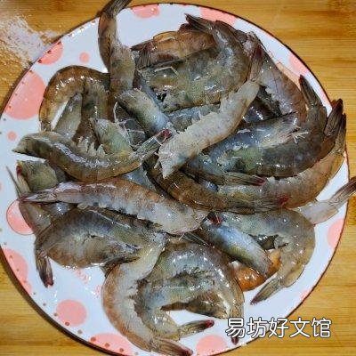 不油炸照样好吃 油焖大虾的正宗做法