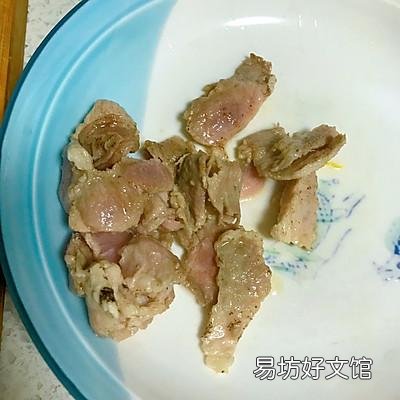 香软咸鲜味美可口 厨房小白怎么做肉炒蒜苔