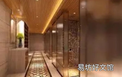 入户西墙玄关挂可以吗