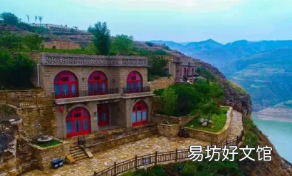入户西墙玄关挂可以吗