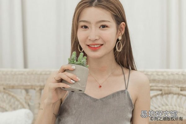 女生一天喝多少水最好 怎样喝水才更好