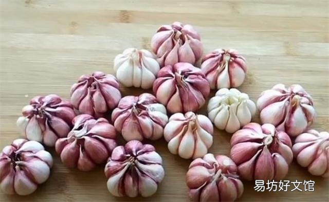 不辛不辣清脆爽口 大蒜的腌制方法