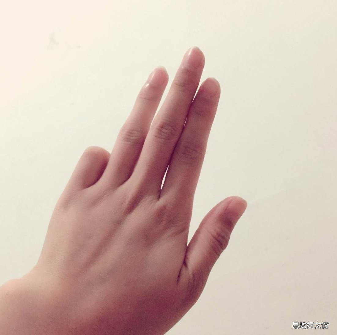 小拇指短的女人有什么说法