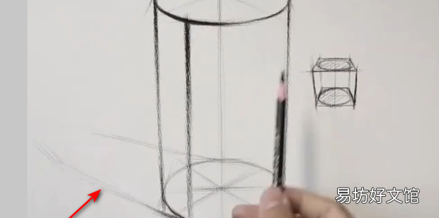 如何画结构素描圆柱体