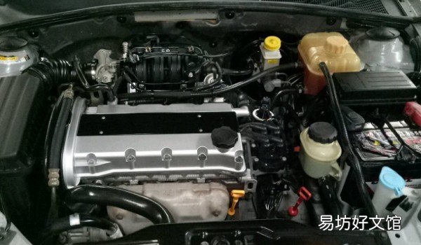 发动机舱右下角 别克凯越在哪里加玻璃水 别克凯越加玻璃水位置