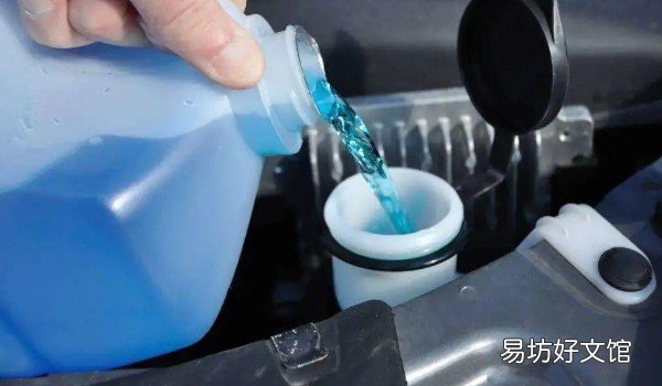 发动机舱左下角 大众宝来在哪加玻璃水 加玻璃水口在哪里