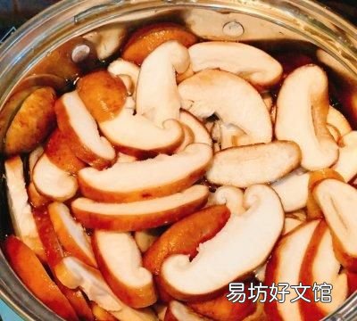四川麻辣香锅的正宗做法 麻辣香菇是什么