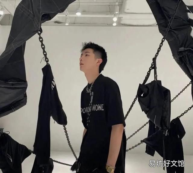 自己拍情侣头像怎么拍,如何用一张图找到情侣头像
