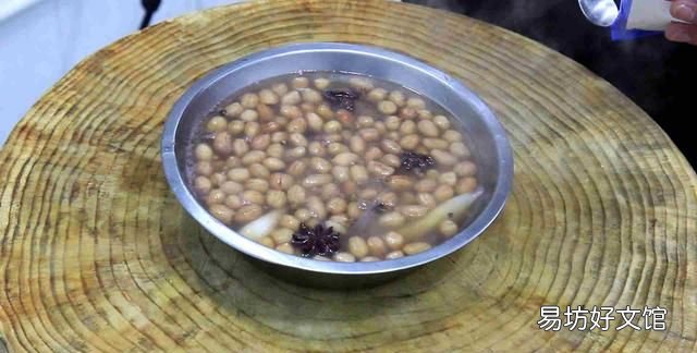 饭店里的五香花生米怎样做的,厨师长教你传统五香花生米做法