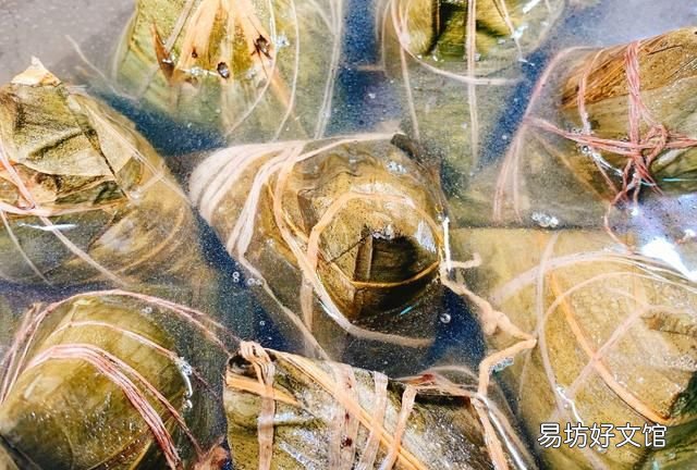 白米粽子清水粽子 煮粽子放2种什么煮的粽子好吃