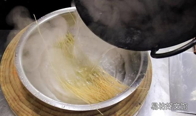 大厨教你黄豆芽炒粉条小妙招