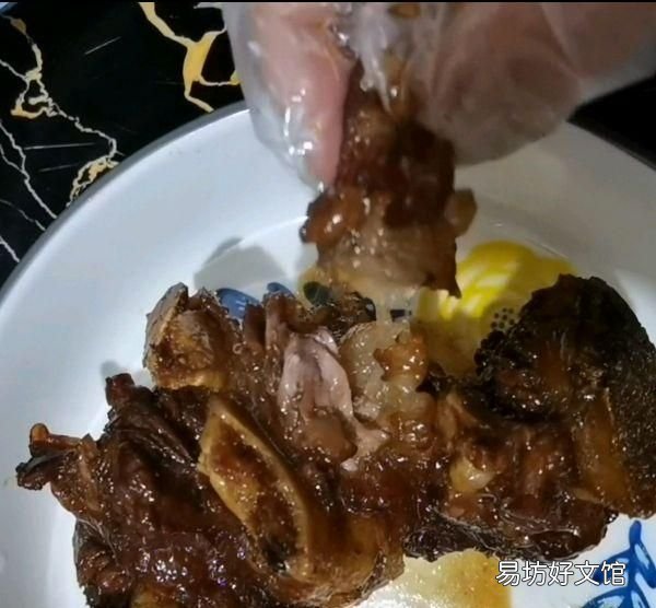红烧牛尾孩子们吃得特别的香,秘制红烧牛尾的做法