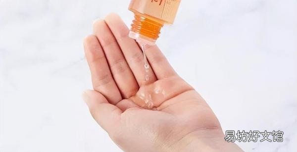 精华露和精华液的正确使用方法 水,乳,霜,精华液的正确使用顺序