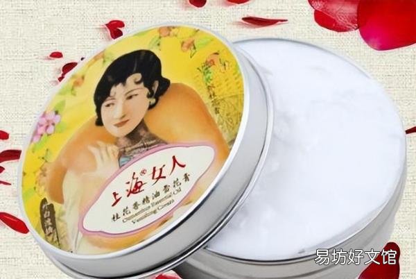 精华露和精华液的正确使用方法 水,乳,霜,精华液的正确使用顺序