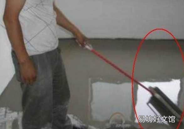铺地板什么时候洒防虫粉 铺地板时防虫剂撒在哪一层